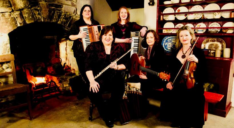 5 female musicians