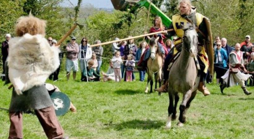 Jousting on Horse